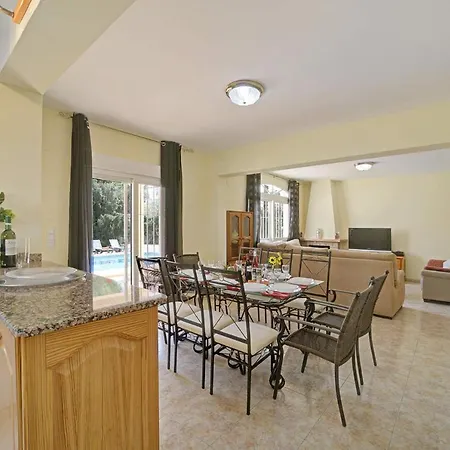 3314 Belinda Villa *